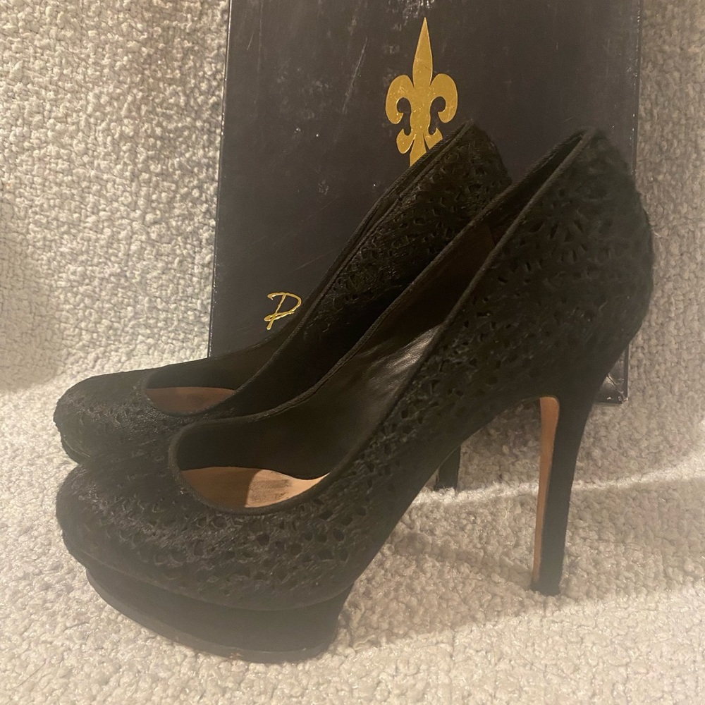 Pour La Victoire size 8.5 black platform pumps. Patterned hair on calf. 6” heel